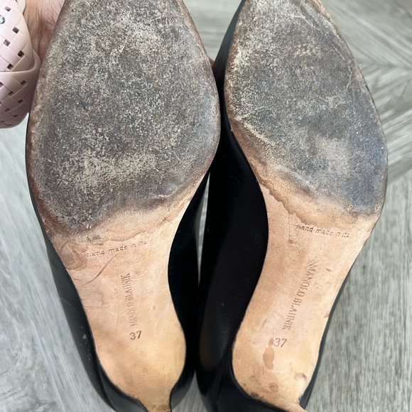Manolo Blahnik size 37 black classic pump - Picture 6 of 8